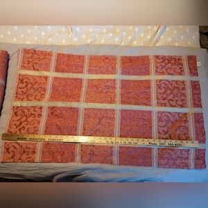 TOMMY HILFIGER CREST SCROLL DAMASK RED GRID KING SHAM SET